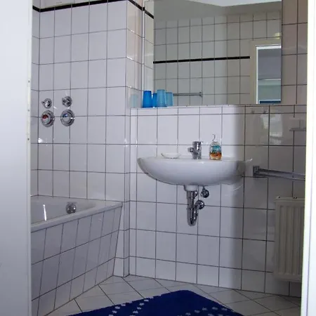 Ferienwohnung Am Elbufer - A43764 * Дрезден